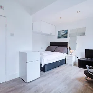 Apartment Comfy Lewisham Studio: Access & Free Parking, London