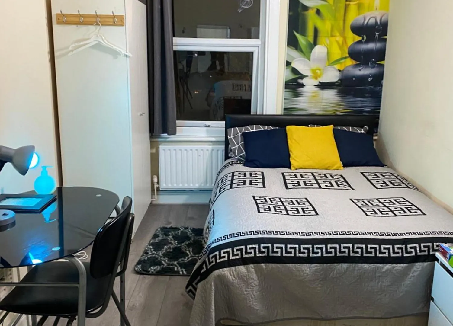 389 Blue Apartment London
